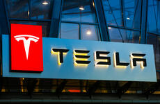   Tesla's Entry into the U.S. Auto Industry
