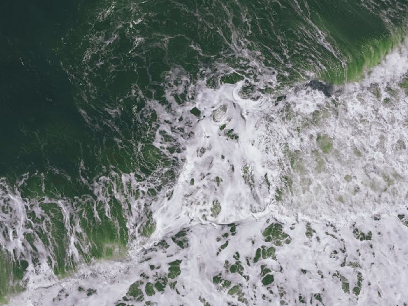 Overheard shot of ocean waves