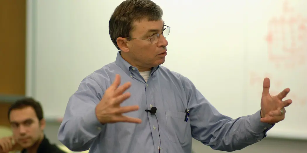 Thomas Kochan delivers a lecture in 2005.