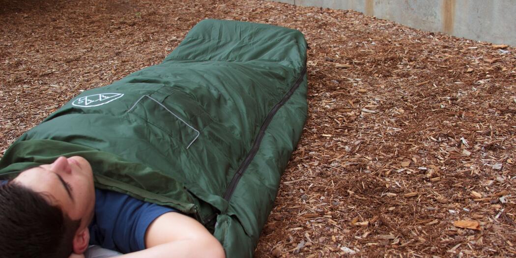 MIT students design and donate sleeping bags to Syrian refugees | MIT Sloan