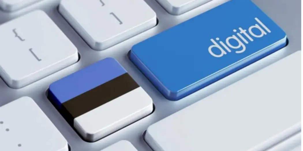 A image of a keyboard with a Estonia flag detail 