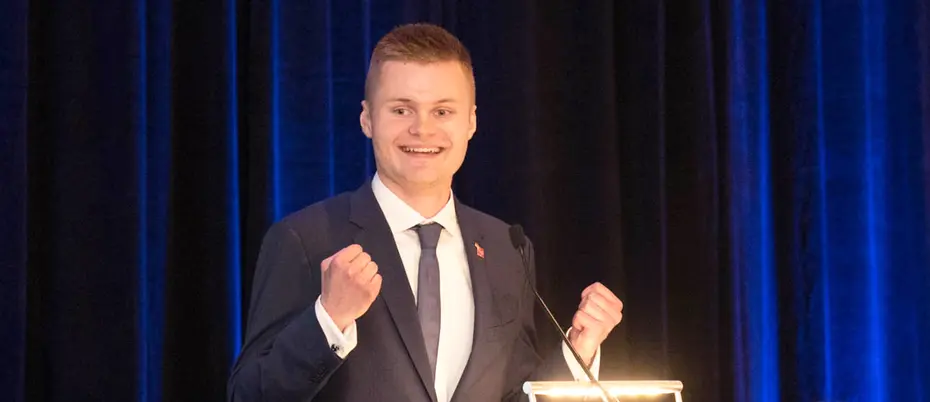 Lukas Kamphausen, class speaker, addressing the 2018 MIT Sloan MFin class during convocation