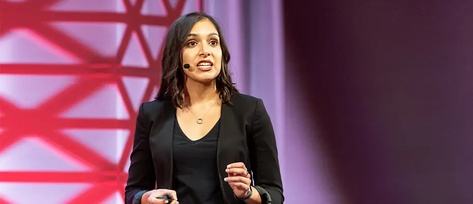 Sonal Singh, MBA ’19, of Spatio Metric speaks during the 2019 Demo Day
