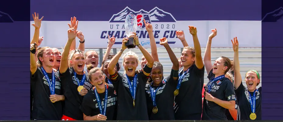 Houston Dash celebrating 2020 Challenge Cup win