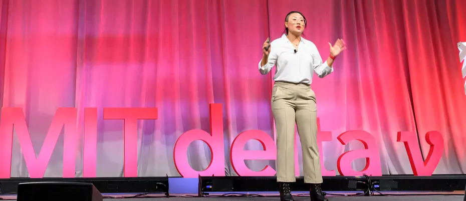 Megan Xu of startup Eki Agrivoltaics presents