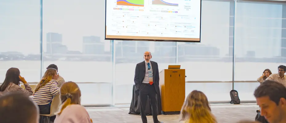 John Sterman presenting en-ROADS climate simulator tool