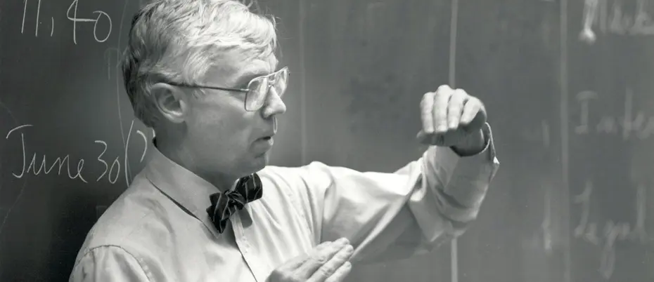 Robert B. McKersie teaches at MIT on July 22, 1987. Photography: Bradford F. Herzog