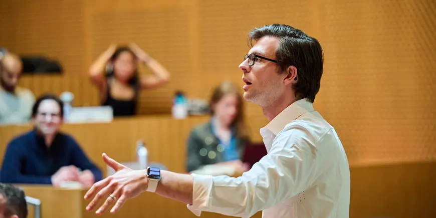 Lili in her class New Enterprise with Professor Bill Aulet and Paul Cheek