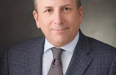 Sloan EMBA Dr. Anthony Dowidowicz shares US Healthcare Challenges and Opportunities with Enthusiastic Students