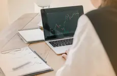 Simple Allocation Rules and Optimal Portfolio Choice Over the Lifecycle