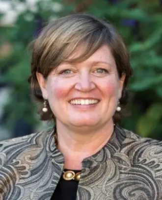 Portrait of Julie Lockner, EMBA '17