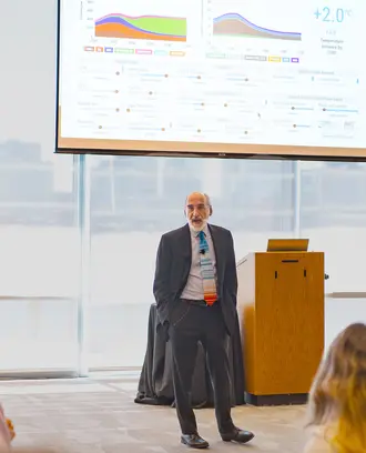 John Sterman presenting en-ROADS climate simulator tool