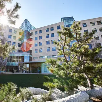 Exterior shot of the Main Street side of MIT Sloan's building E62.